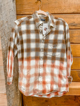 Load image into Gallery viewer, Punchy Flannel (S)